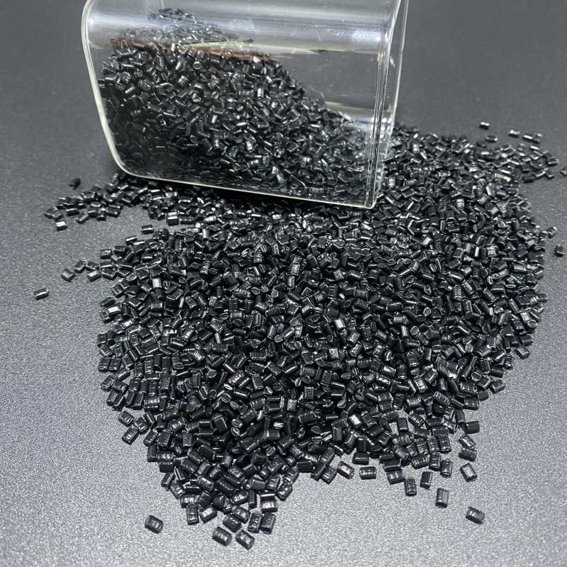 カスタマイズされたフッ化プラスチック 原材料 小型ペレット 形 黒色 工業用